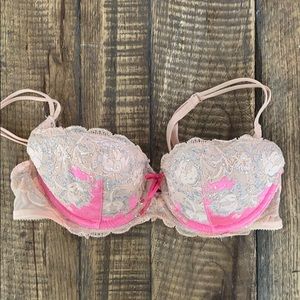 VGUC Victoria’s Secret push up bra